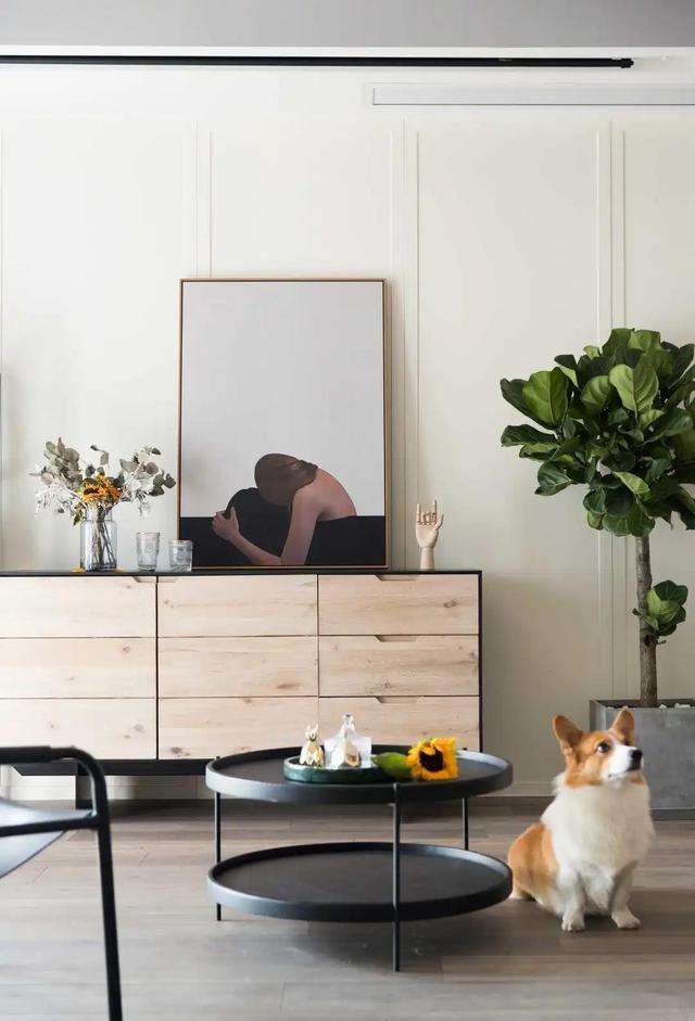 黄铜色|她家130平的新房，满足了我对家的一切期待，全屋干净利落超有品