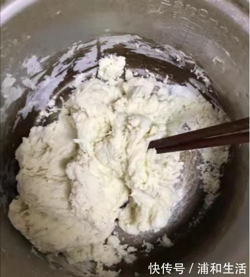 松软|蒸馒头，别只用酵母！多加2种料，半小时发一盆，筋道松软，香！