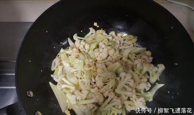 女性不要错过一道菜,每周吃两次,排出毒素子宫干净,气色好