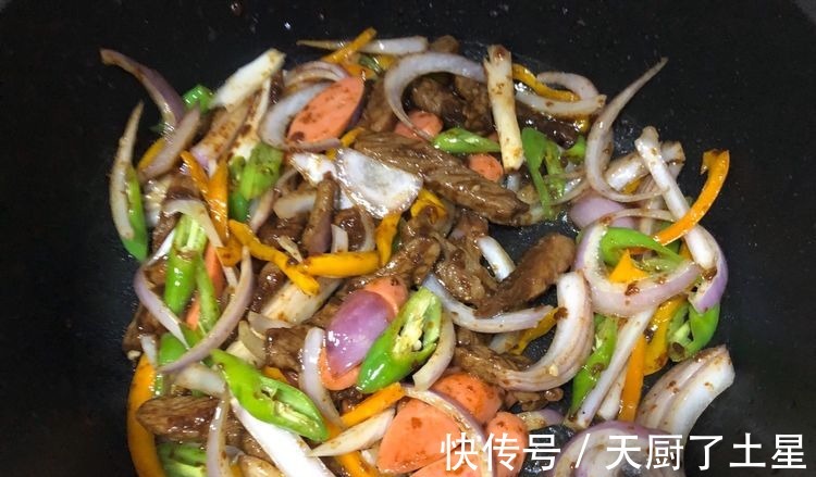 在家这样制作牛柳土豆粉,美味可口,营养丰富!