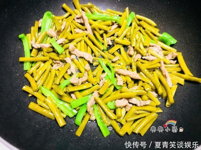 天热|饭桌上必不可少的下饭菜,清香爽口,关键是能对付天热食欲不佳