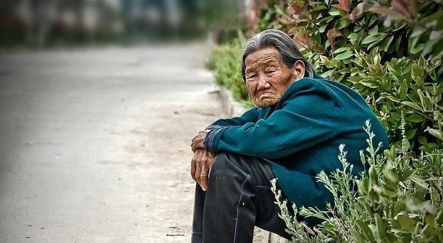 德行@古语说“老人无德，全家遭殃”，下句更经典，八个字道出家庭真谛