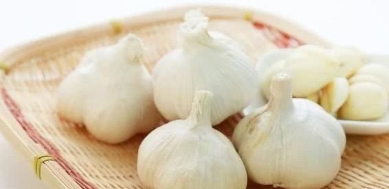 癌症|大蒜能抗癌?专家:不仅如此,生吃还有多种益处!