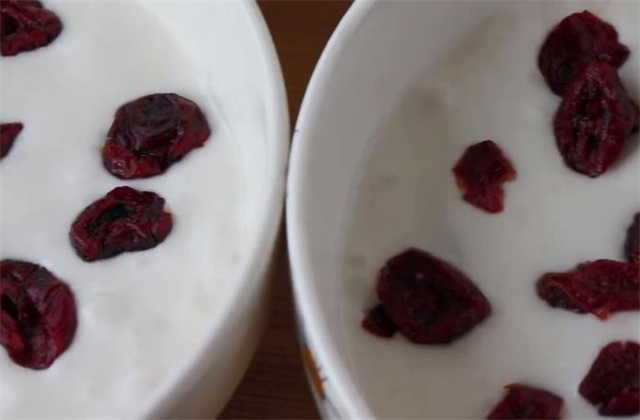 发糕不用出去买，配方教你在家就能做，口感软糯香甜，做法超简单