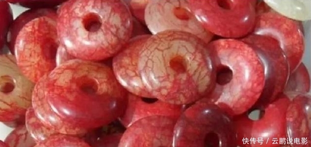 文物贩子手段有多残忍?把玉塞入活羊体中,3年后杀羊取玉卖天价