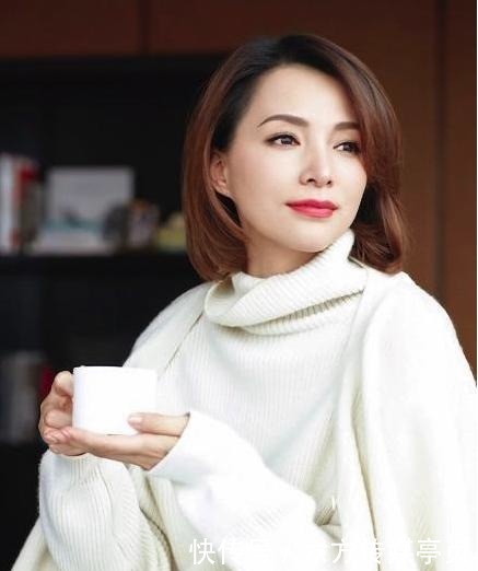 央视一姐 46岁“央视一姐”董卿,主持春晚17次,腹有诗书气自华本尊