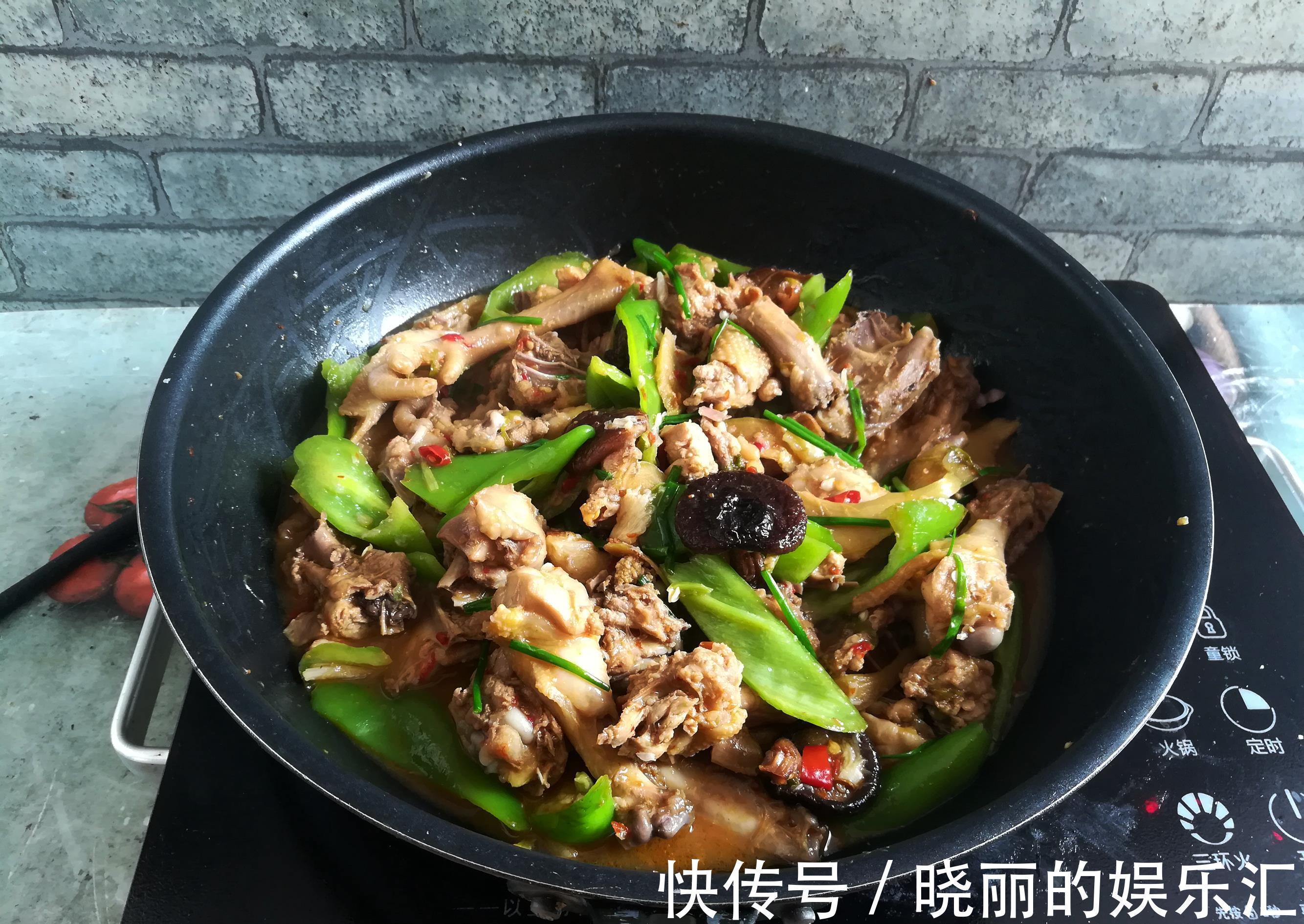 香菇|鸡肉别总是煮汤,加点料,香辣可口清爽不油腻,端上桌就抢光了