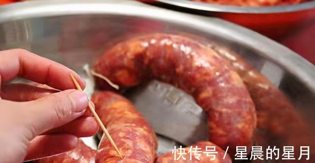 牢记这个加盐比例,不管灌啥口味的香肠都鲜香好吃,还耐放不发霉!
