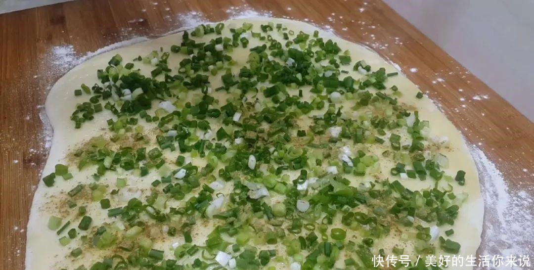 烙饼|烙饼以后就这样做,加1把葱花,张张柔软又筋道,学会天天不起早