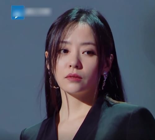 张靓颖遭遇镜头“一剪梅”,不能全怪王牌节目组,粉丝也有责任