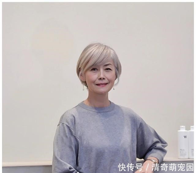 发量|60岁左右的女人,过年别再烫“大妈卷”!四款减龄发型,更好看