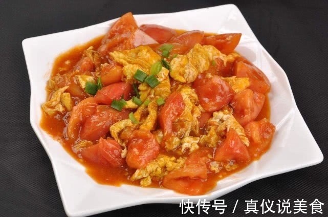 西红柿炒鸡蛋不要只加食盐，多加一个步骤，炒出的菜鲜嫩可口