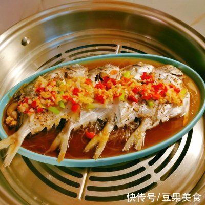 快手菜|快手菜!蒸健康之粉丝蒸鲳鱼