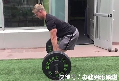 训练日|硬拉练腿又练背，健身硬拉的安排，是安排在背部进行还是腿部进行