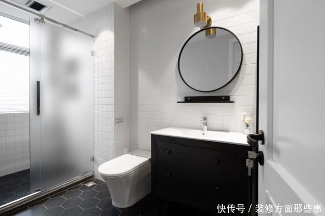 装饰画|120㎡北欧风三居室，客厅电视墙连接吧台，时尚又创意十足！