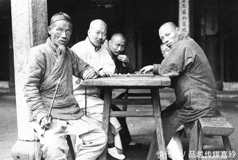 谜底|老年间的乞丐有个绝活,寒冬腊月赤膊上街,揭开谜底令人咋舌