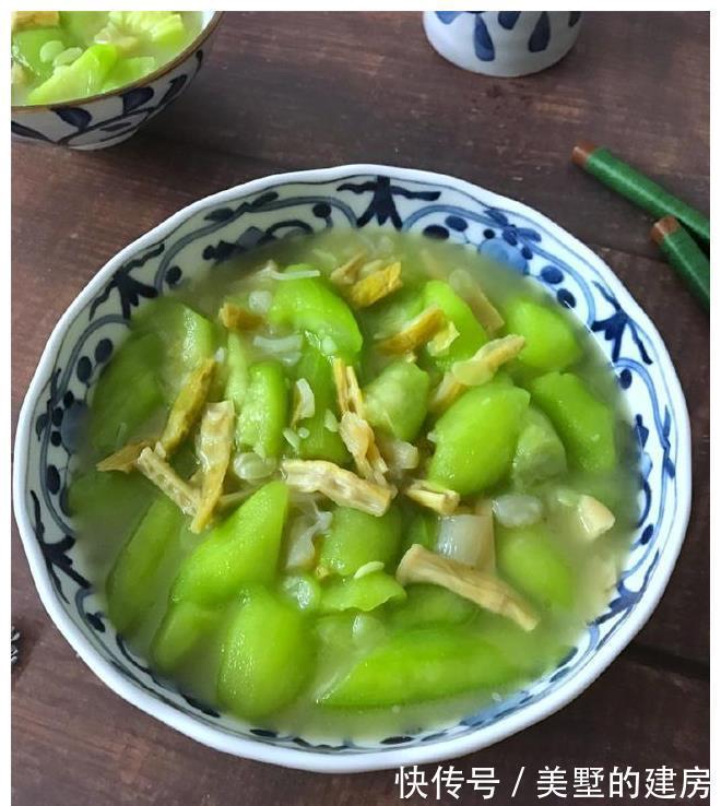 这菜要抓紧吃，再不吃就老了，炒时加入这两物，鲜美到汤都吃精光