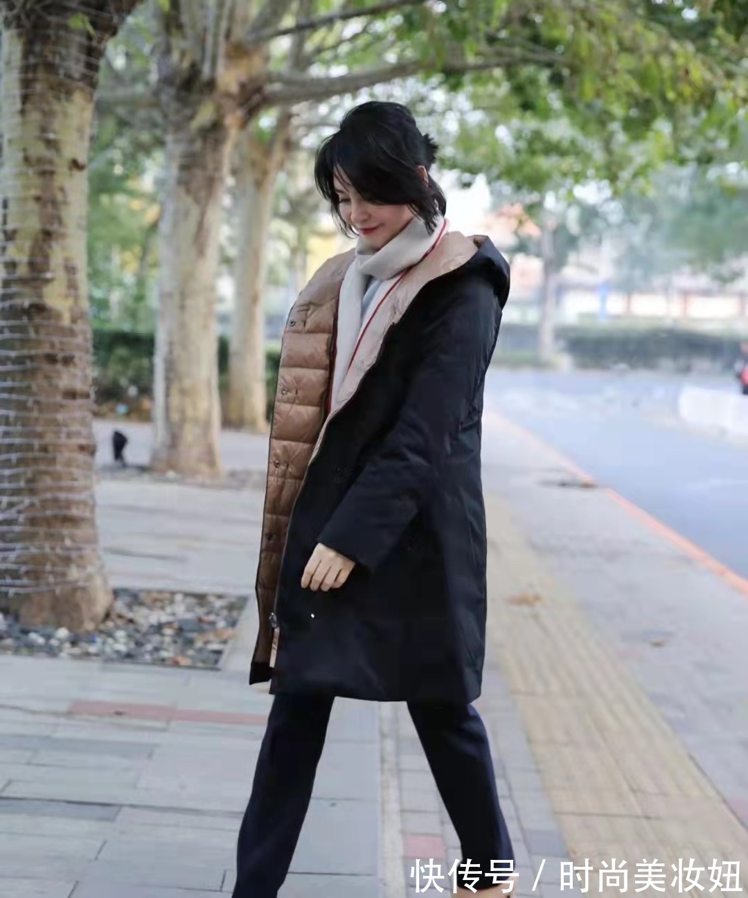 浅色系 50岁穿羽绒服也可以很洋气,看这位素人姐姐,保暖又减龄