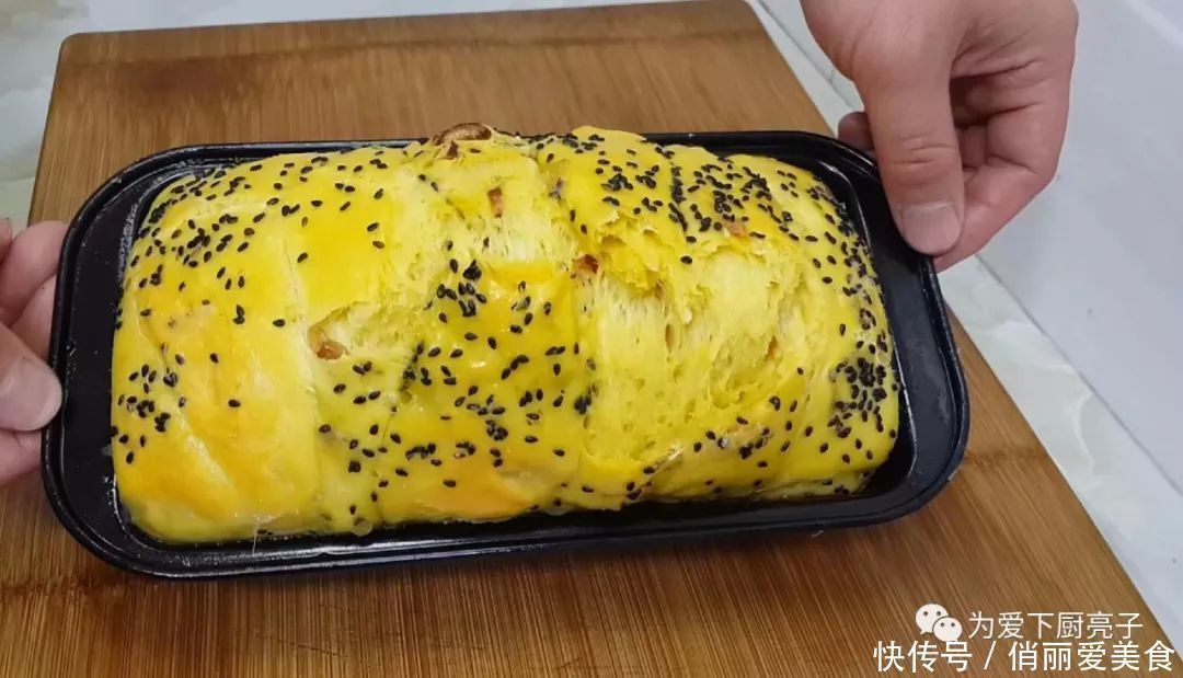 舌头状|面包新吃法，我家隔三差五做着吃，不用烤箱也能做，比蛋糕还好吃