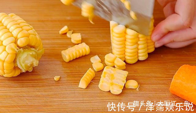 发面|最近蒸包子的这个做法火了，不用醒面，直接上锅蒸，上桌就被抢光