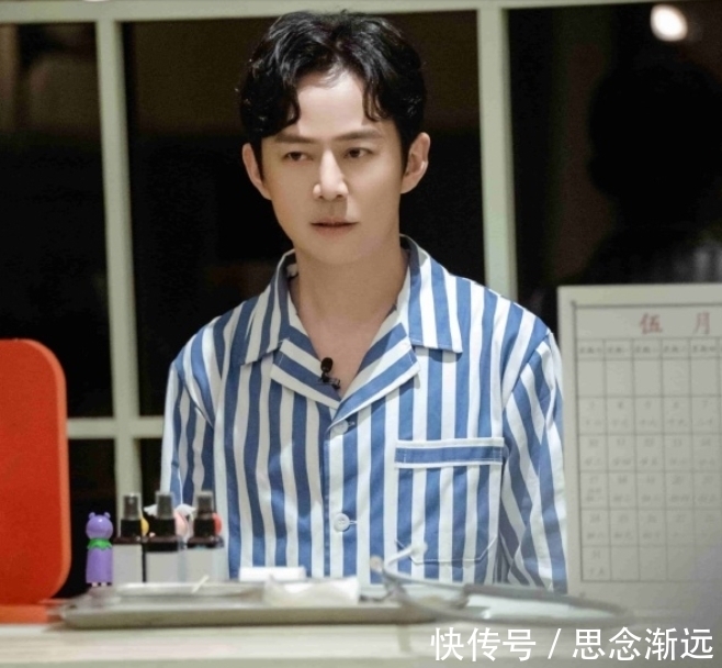 邓伦|《密逃》民国医院真的来了!何炅二度加盟成杀手锏,粉丝却很担心