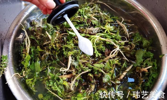 冬天,遇见此菜别手软,一次多囤点,放冰箱冻起来,过阵子就少了