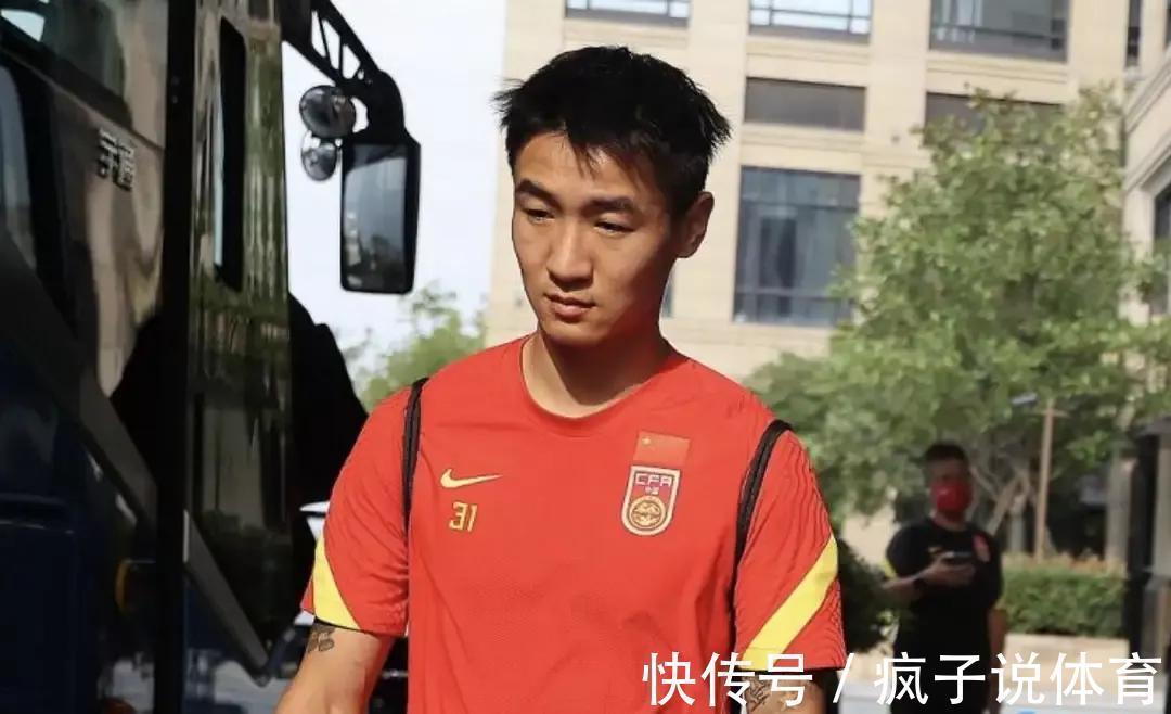 妙招|国足踢越南有妙招,猛练边路传中和中路渗透,武磊提前3天归队!