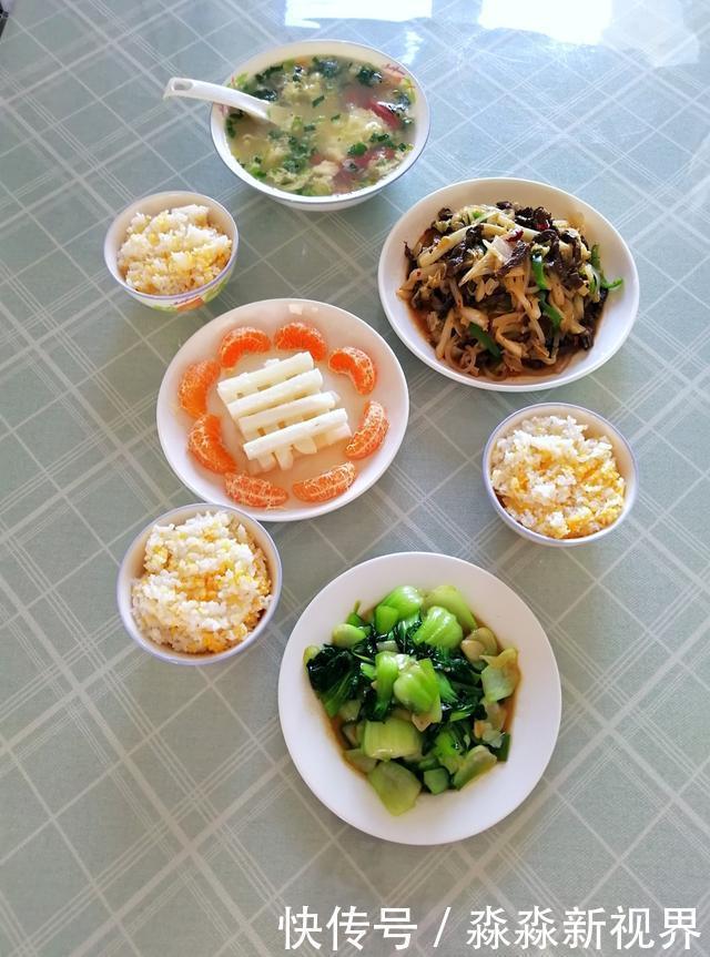 值得|晚餐这样吃,蔬菜粗粮多,味道好,网友说你家的饭菜很值得学习