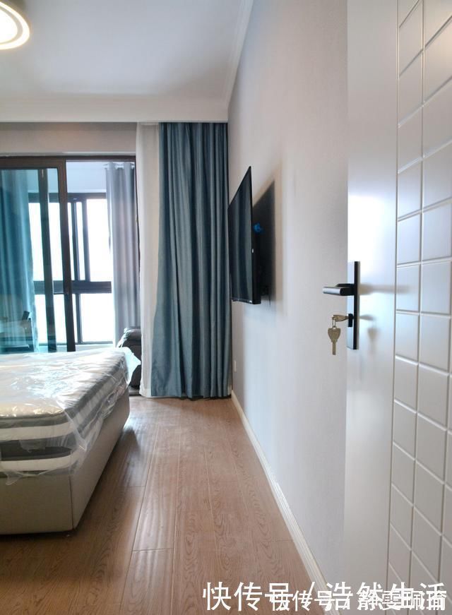 内嵌|新房打扫干净收尾中,还没入住就很漂亮了电视墙尤其抢眼晒晒