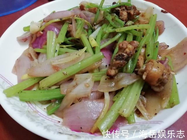 每月给婆婆5千元伙食费，每顿就做3个菜，把省出来的钱存给小叔