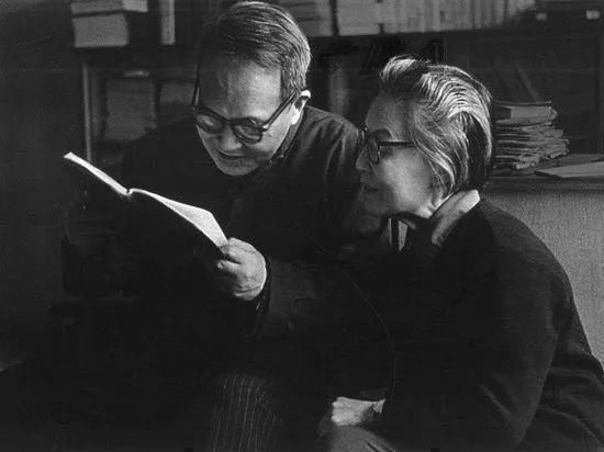 杨绛《我们仨》:人到晚年,最亲的不是老伴儿和子女,而是这个人