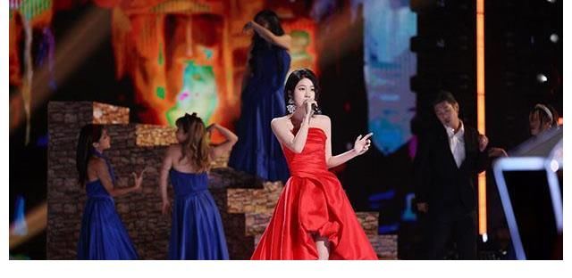 中国好声音：同唱一首粤语歌，贺三首位淘汰，伍珂玥问鼎冠军