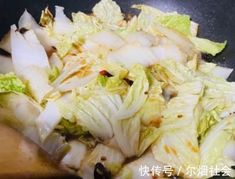 大白菜|炒大白菜,别直接下锅炒,多加1个步骤,白菜鲜嫩不出水,鲜味足