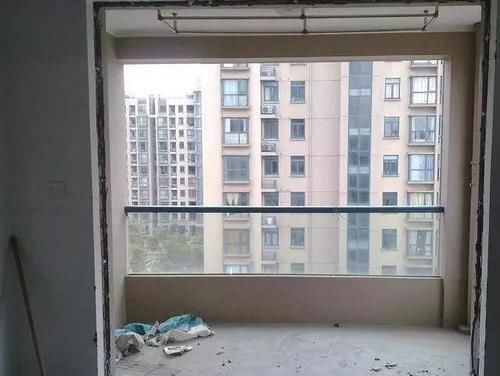 阳台|客厅和阳台打通后,窗帘这样挂才更美观又实用!你家挂对了吗?