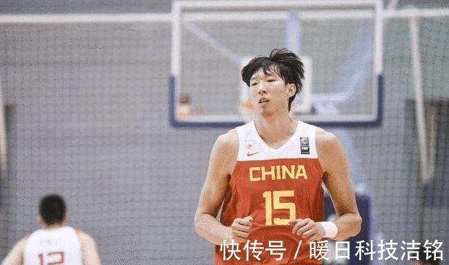 周琦|67%,联盟第一!23+9,力压郭艾伦!周琦靠边 他才是男篮内线希望