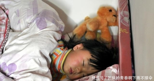 年后|兄妹俩一个天天午睡,一个从不午睡,3年后的差距很明显