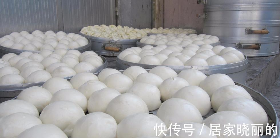 松软|10年馒头店老板：蒸馒头时加这2样，发面快，蒸的馒头白白胖胖