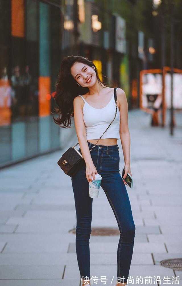 瑜伽裤","m":"7405088bf8c37eeeb2fa5d002c4dde73e99e28ee","nlabel":"stat_3045740437:zm.news.so.com:576O6aOf5rS75Zyw5Zu+,pageType_zmt,glevel_3","ntag":"tfashion;sfashion_时尚;kfashion_1:穿搭;kfashion_1:瑜伽裤;call_P:全类:时尚