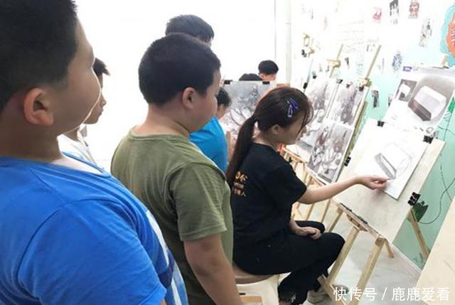 学渣遇上美术生是什么体验?临摹的明星像太搞笑,老师表示很无语