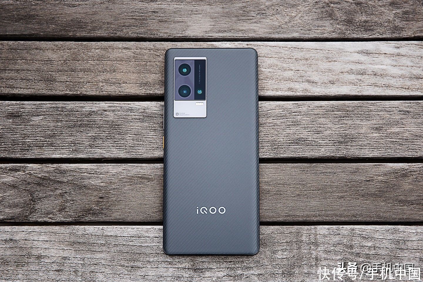 iqoo 8|iQOO 8 Pro图赏：“六边形战士”续写赛道传奇