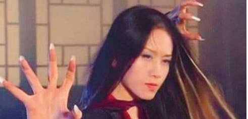 摘下|她是《射雕英雄传》中梅超风,10年不摘帽子,摘下令人感慨颇多