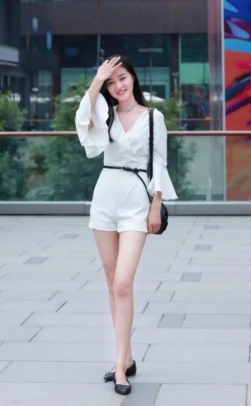 青春|街拍:长相清纯的小姐姐,青春靓丽,温婉可人