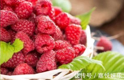 美国罗德岛大学|爱美女性要多吃3种食物,排毒养颜、滋润肌肤,早吃早健康