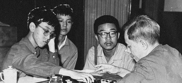 大学@中国第一神童,曾下棋赢过总理,18岁成大学讲师,如今却出家为僧