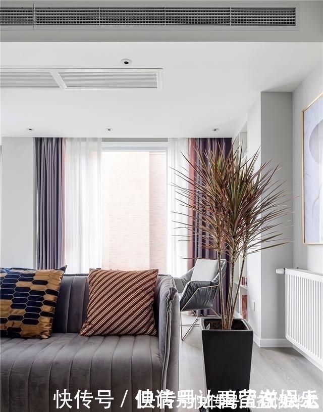 衣帽间|她家150㎡轻奢风,玄关就露着不俗的品味,客厅是她最钟爱的地方