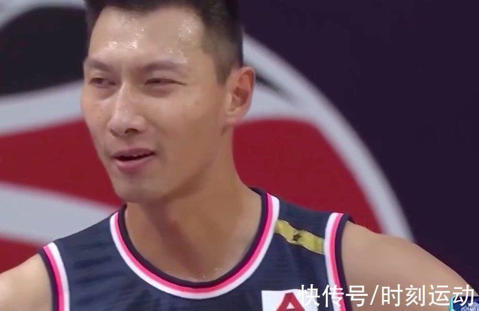 赵睿|徐杰1打3不给易建联传球,60秒独得7分太风光,阿联无奈苦笑叹息