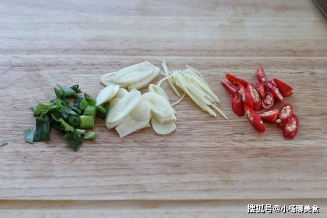 下酒菜当属炒鸡胗，想要脆嫩有1步不能省，没腥味更有嚼劲