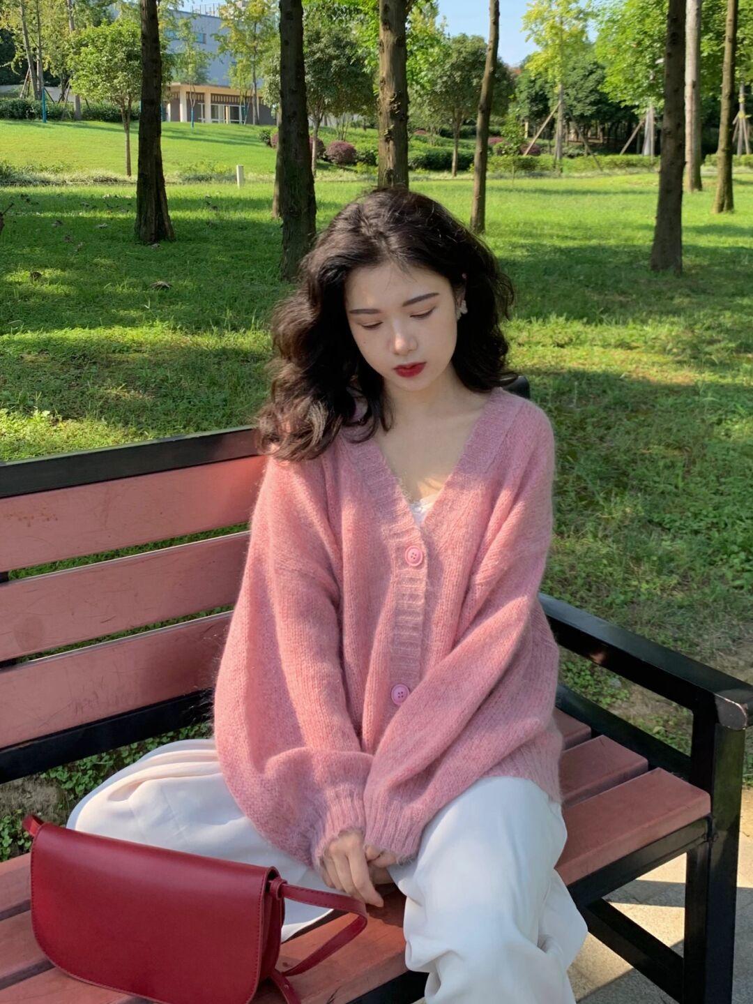 搭配 脱下外套,你的冬日造型如何保持精致?这四件毛衣就是理想答案