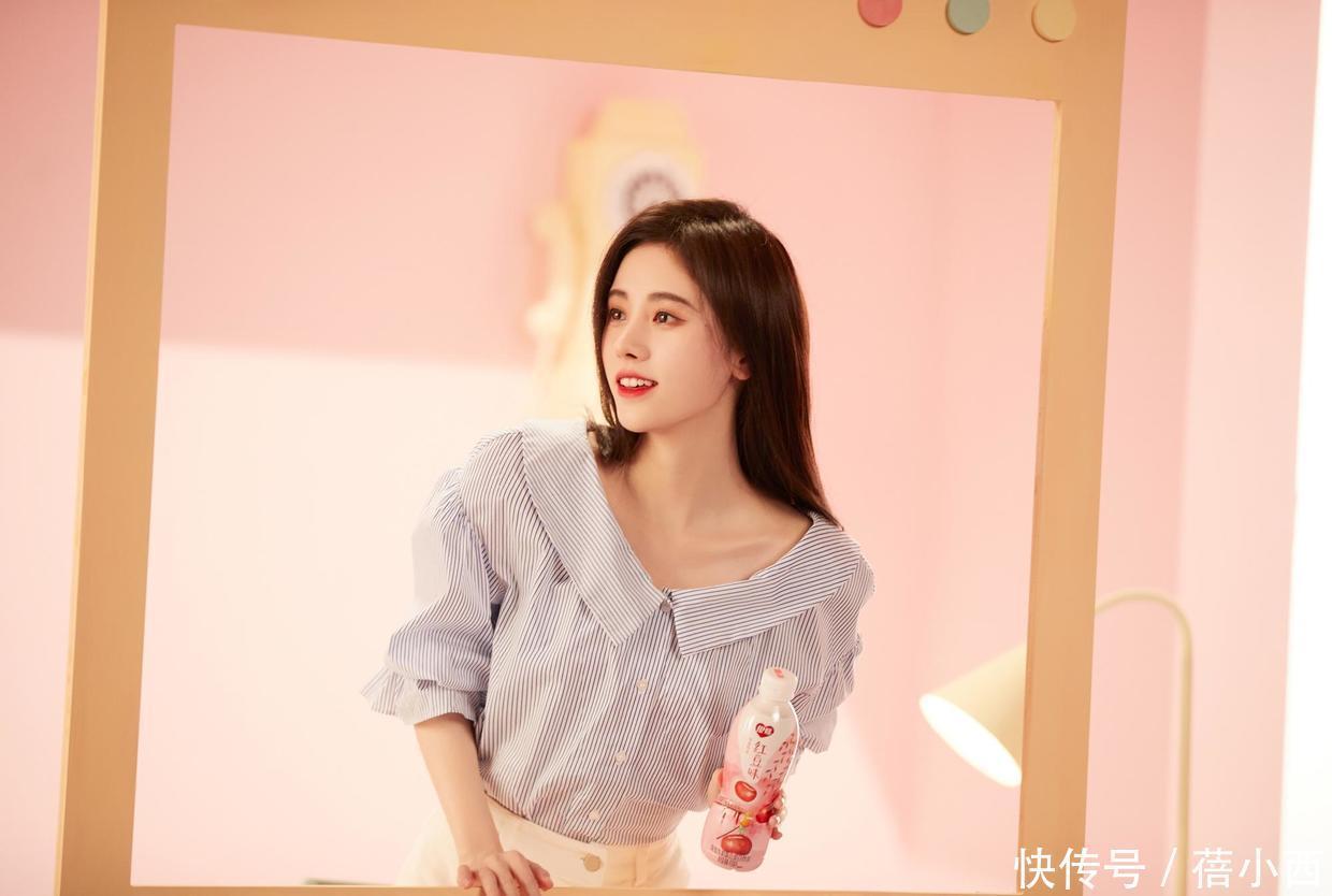 谢杏芳|谢杏芳真是自带超模气场,穿印花衬衫配阔腿裤,退役后气质大不同