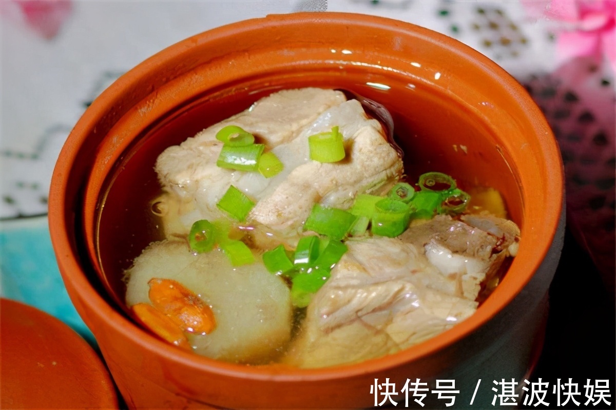玉米面|美食推荐玉米蒸饺、红枣炖兔肉、山药排骨盅、香拌菠菜的做法